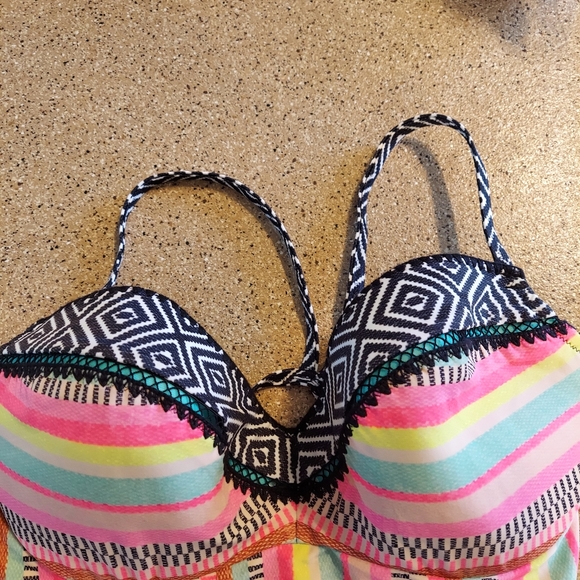 Shade & Shore Striped Bikini strappy padded top - Picture 4 of 8
